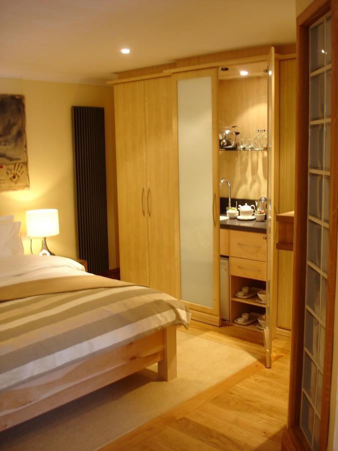 ホテル The Kinmel Arms アベルゲレ 部屋 写真